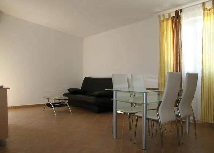 Sara Проживание в семье *